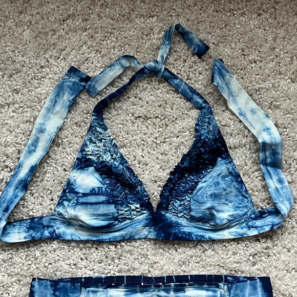 GUC Lucky Brand Blue Tie Dye Swimsuit, Size XS/S - Picture 3 of 9